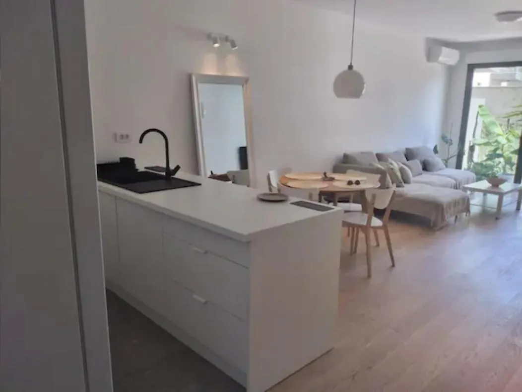 Apartment With Private Pool Split