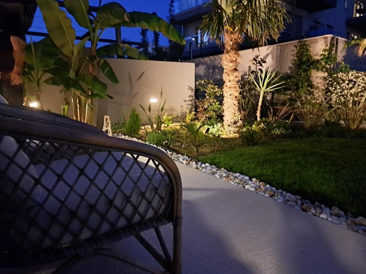 Apartment With Private Pool Split